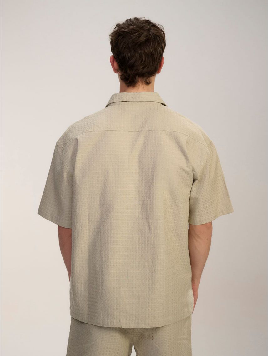 חולצה מכופתרת טקסטורה קצרה