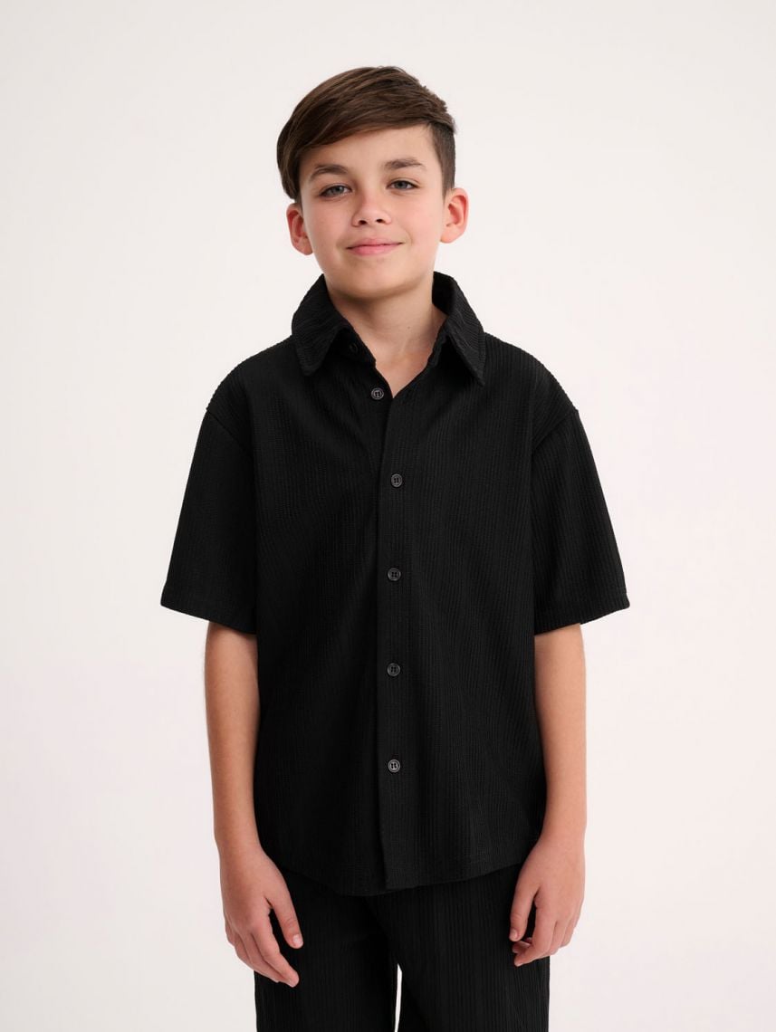 חולצה מכופתרת קצרה