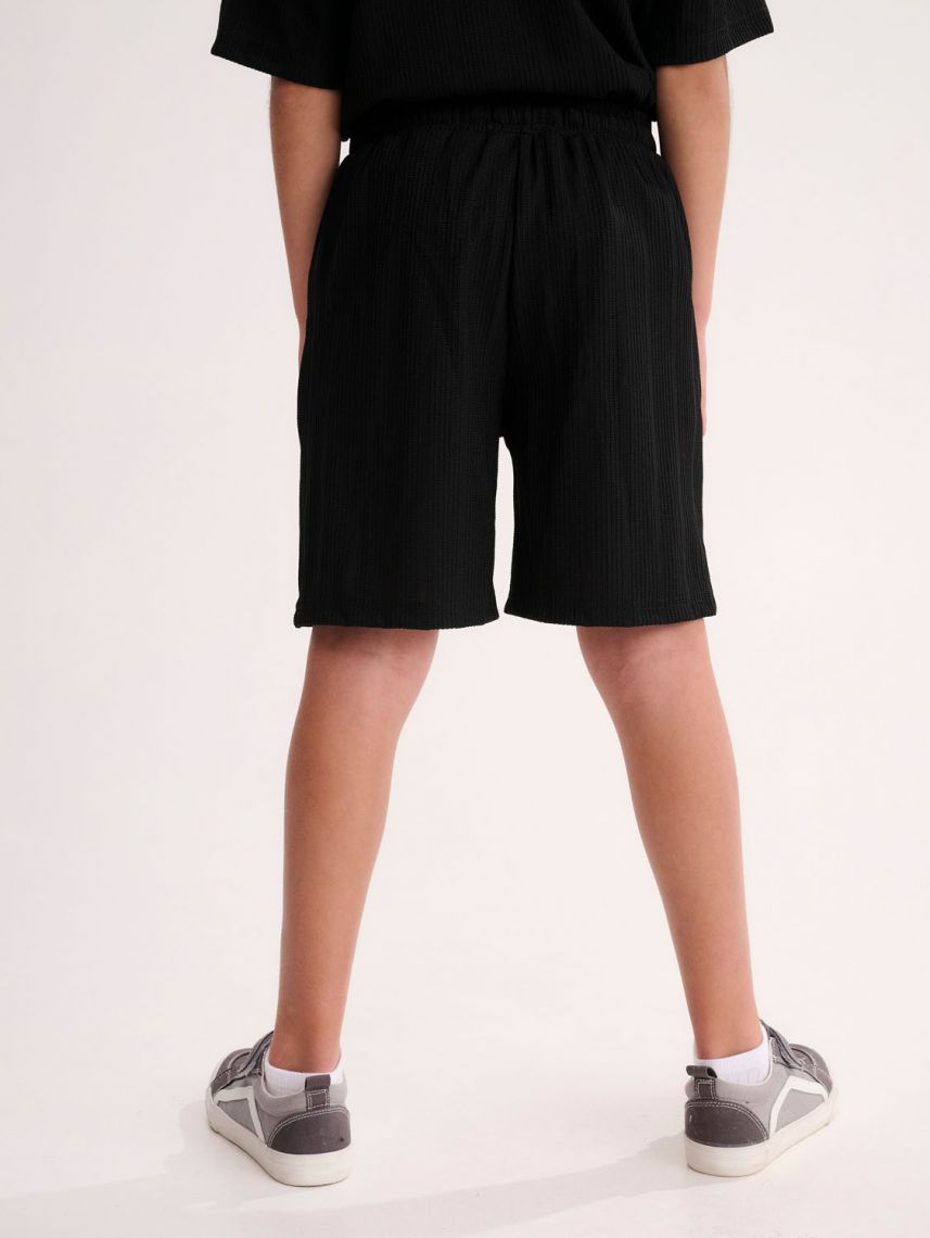 מכנסיים קצרים