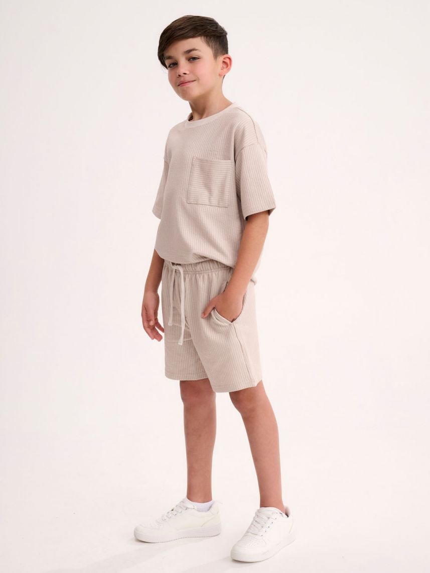 מכנסי פסים קצרים