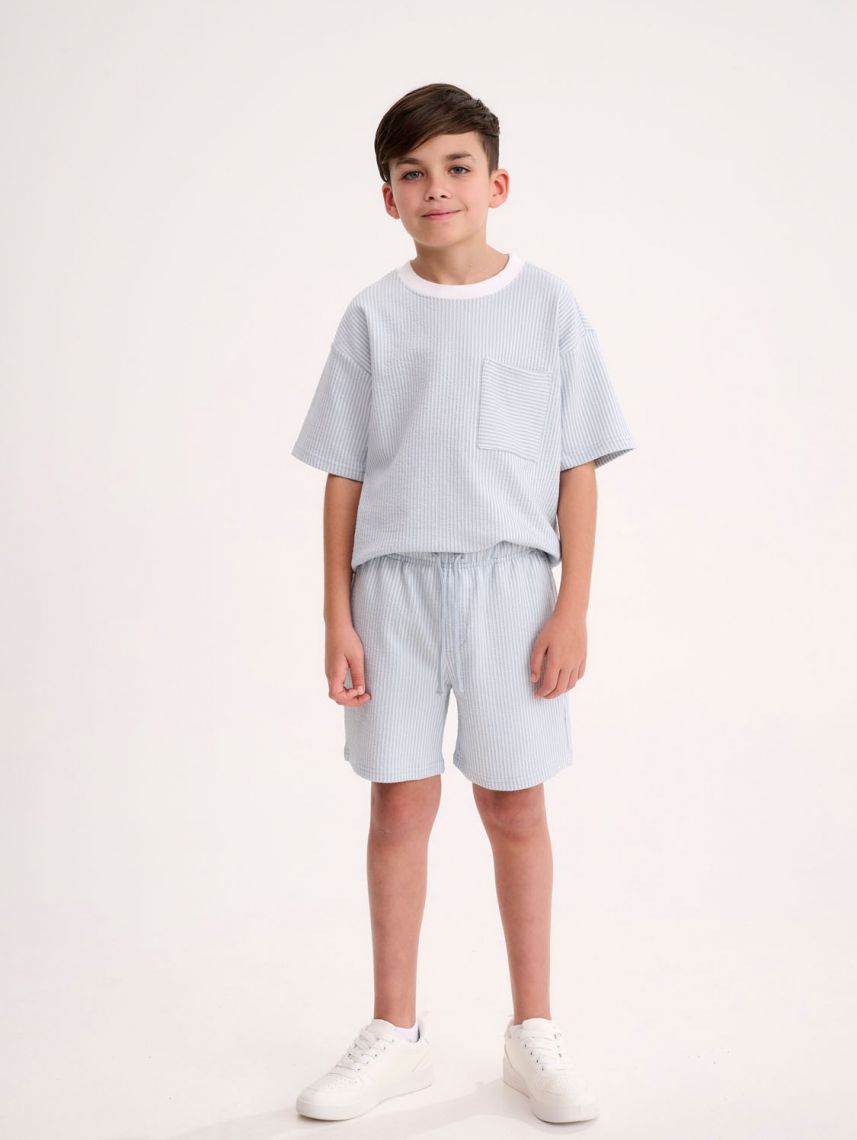 מכנסי פסים קצרים