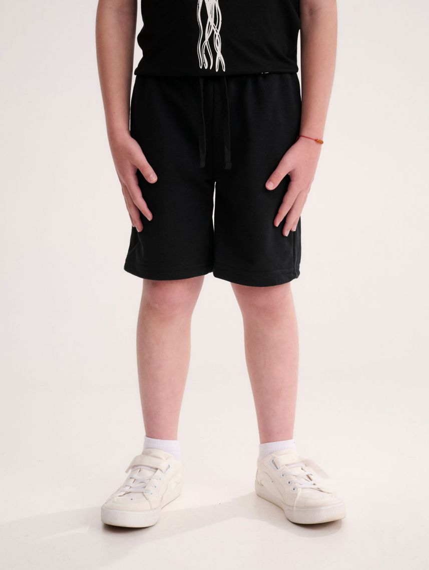 מכנסיים קצרים