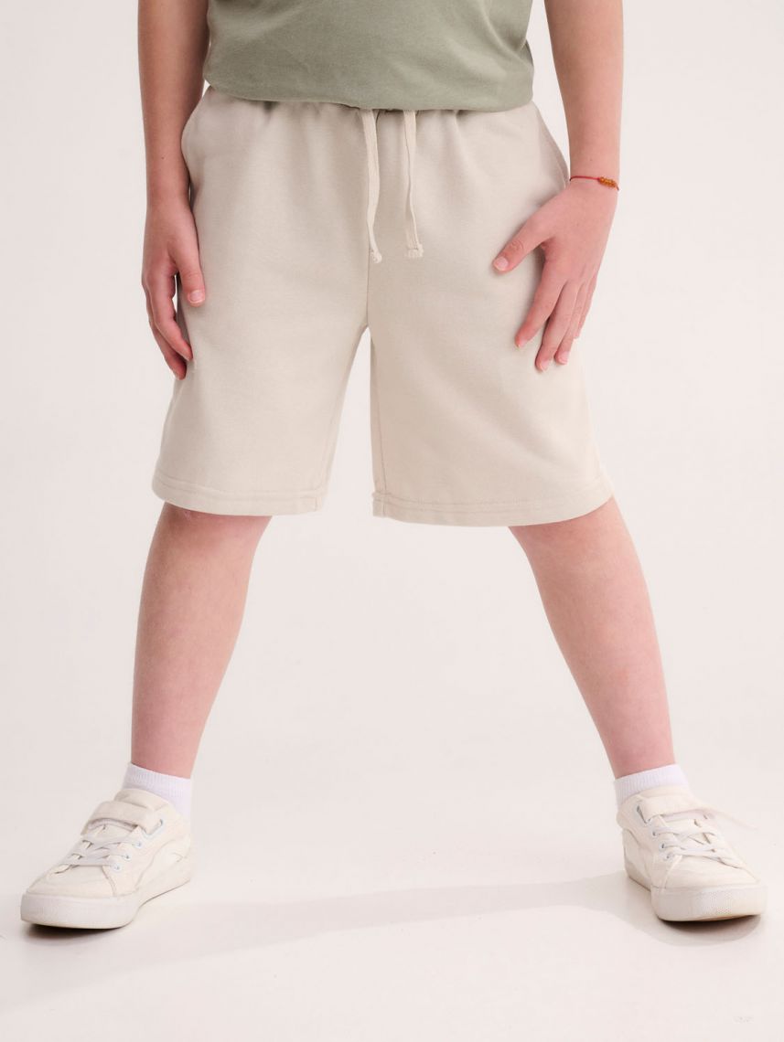 מכנסיים קצרים