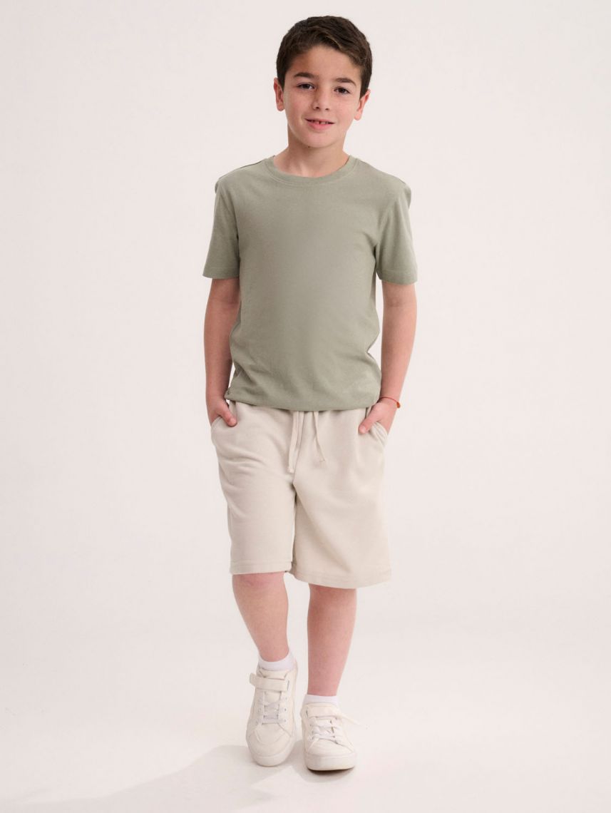 מכנסיים קצרים