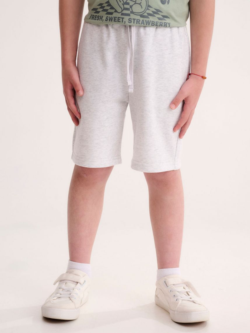 מכנסיים קצרים