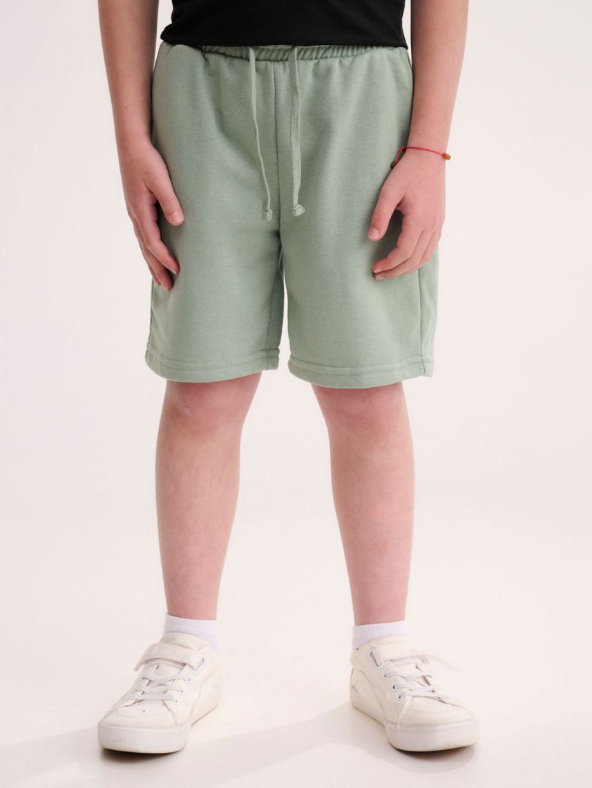 מכנסיים קצרים