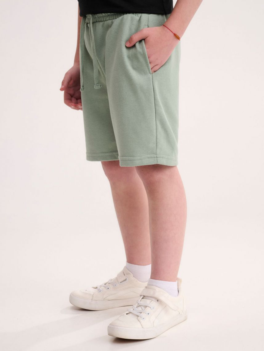 מכנסיים קצרים