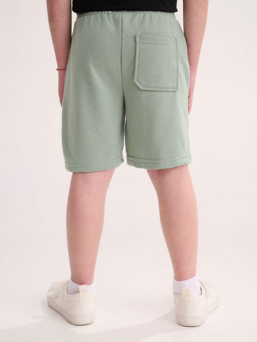 מכנסיים קצרים