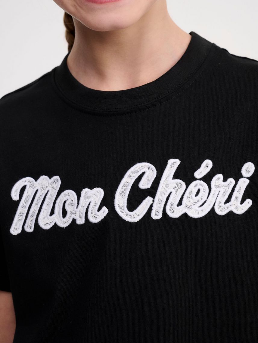 טי-שירט מעוטרת עם הדפס