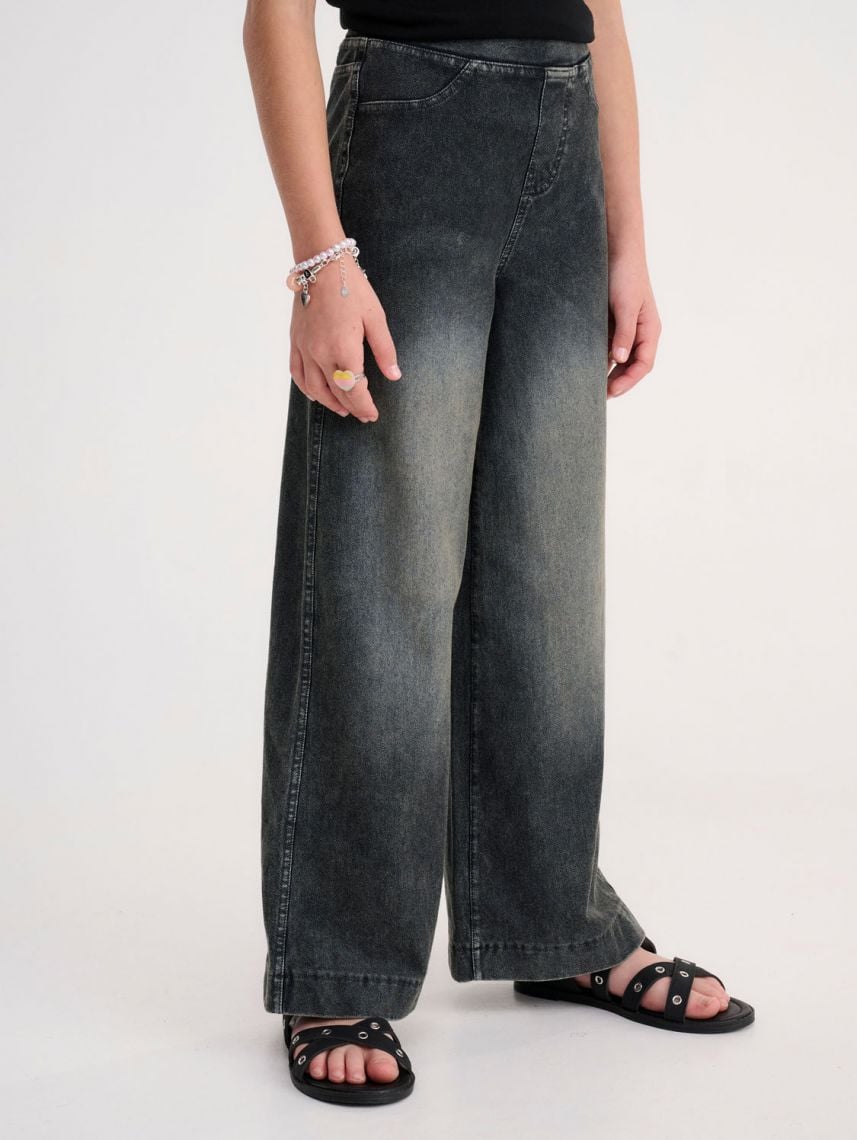 מכנסיים במראה ג’ינס