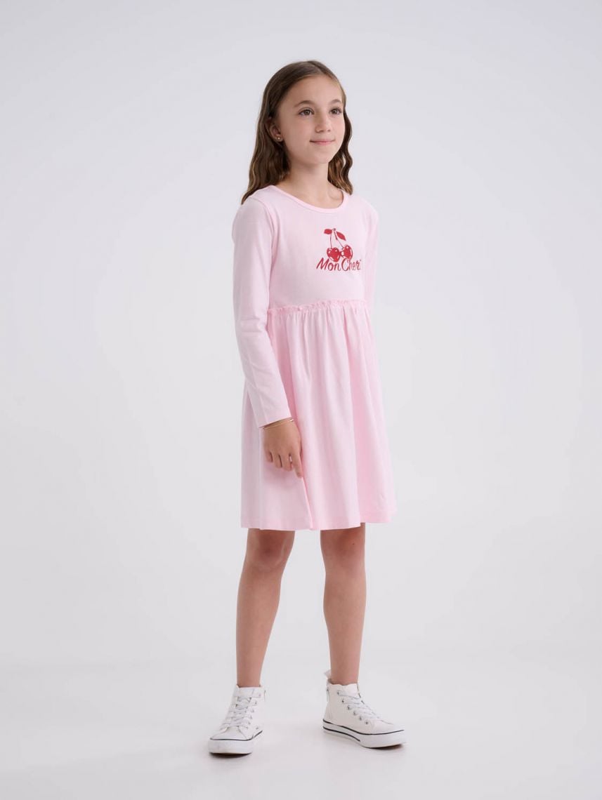 שמלה עם שרוולים ארוכים