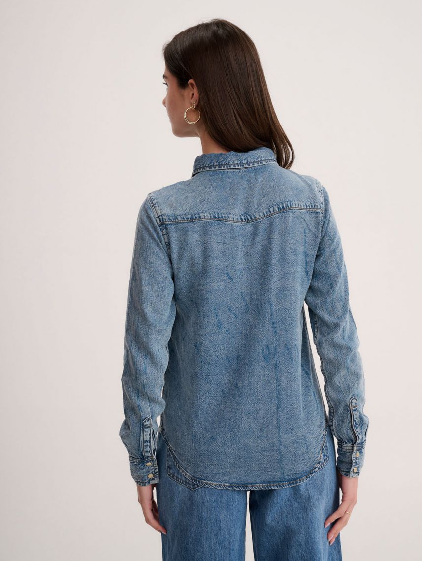 חולצת ג’ינס מכופתרת ארוכה