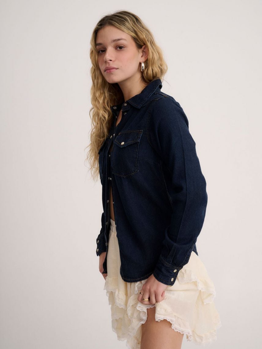 חולצת ג’ינס מכופתרת ארוכה