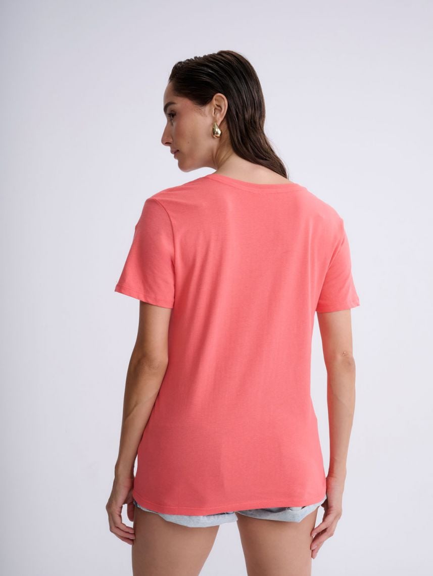 טי-שירט V בייסיק