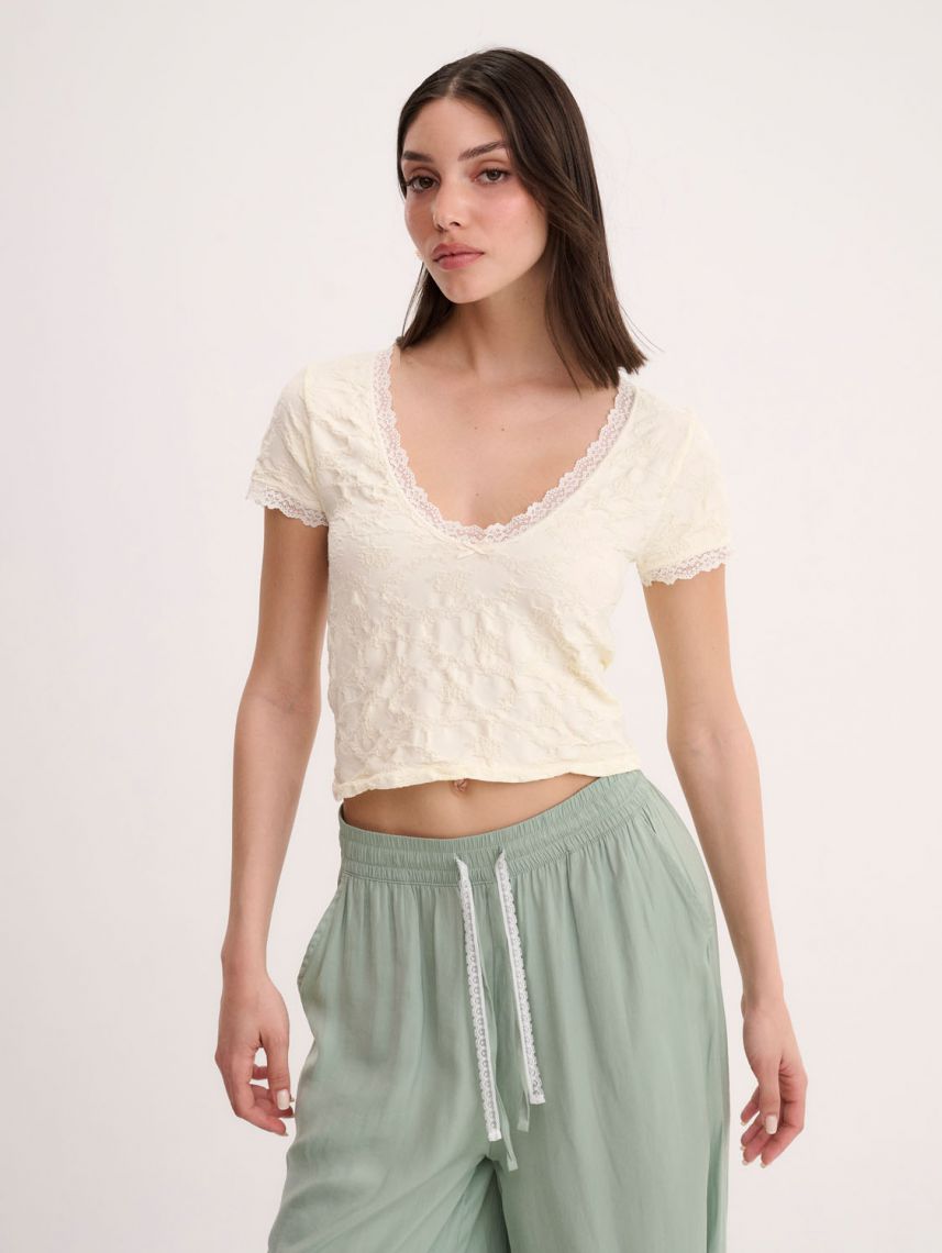 טי-שירט V טקסטורה