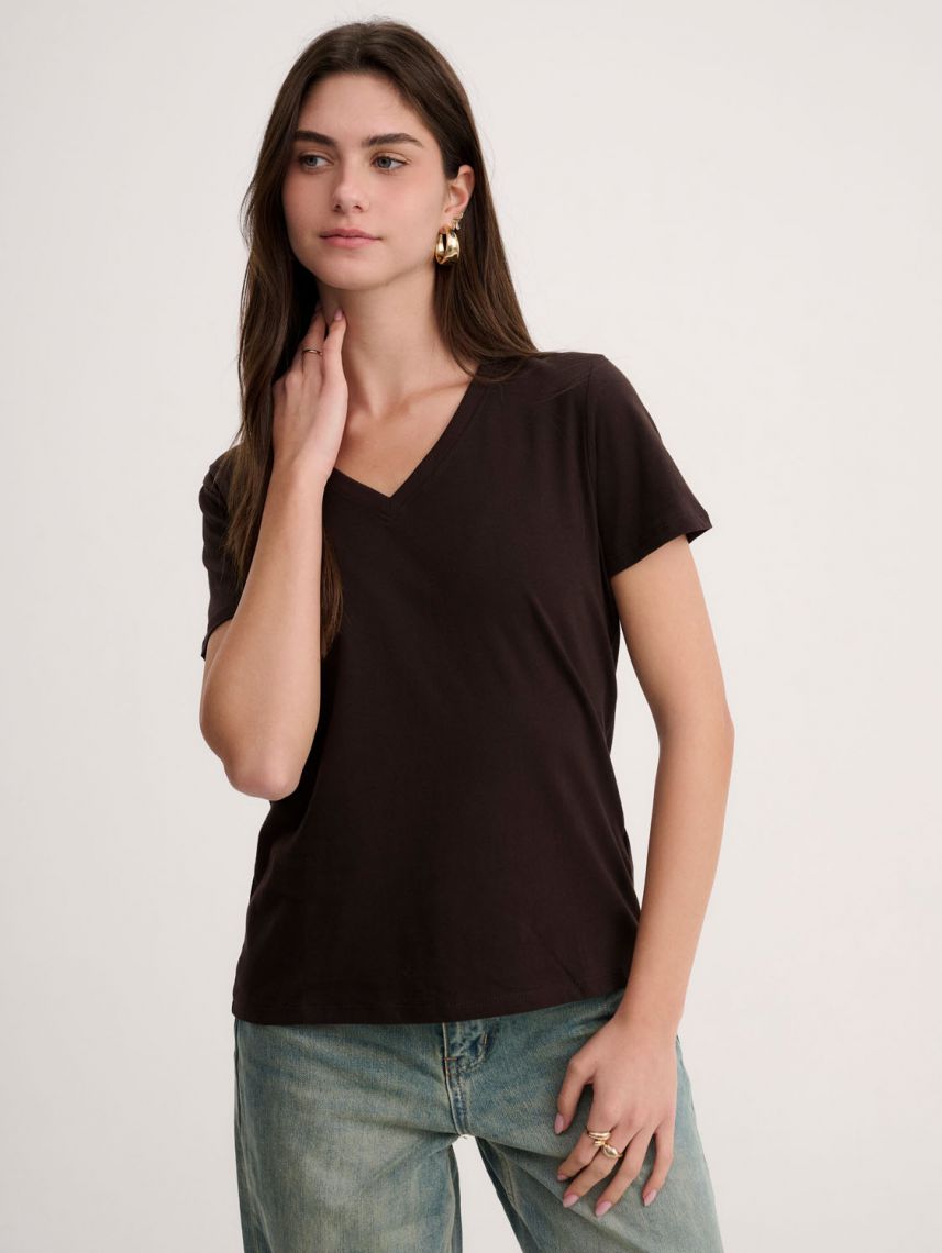 טי-שירט V בייסיק