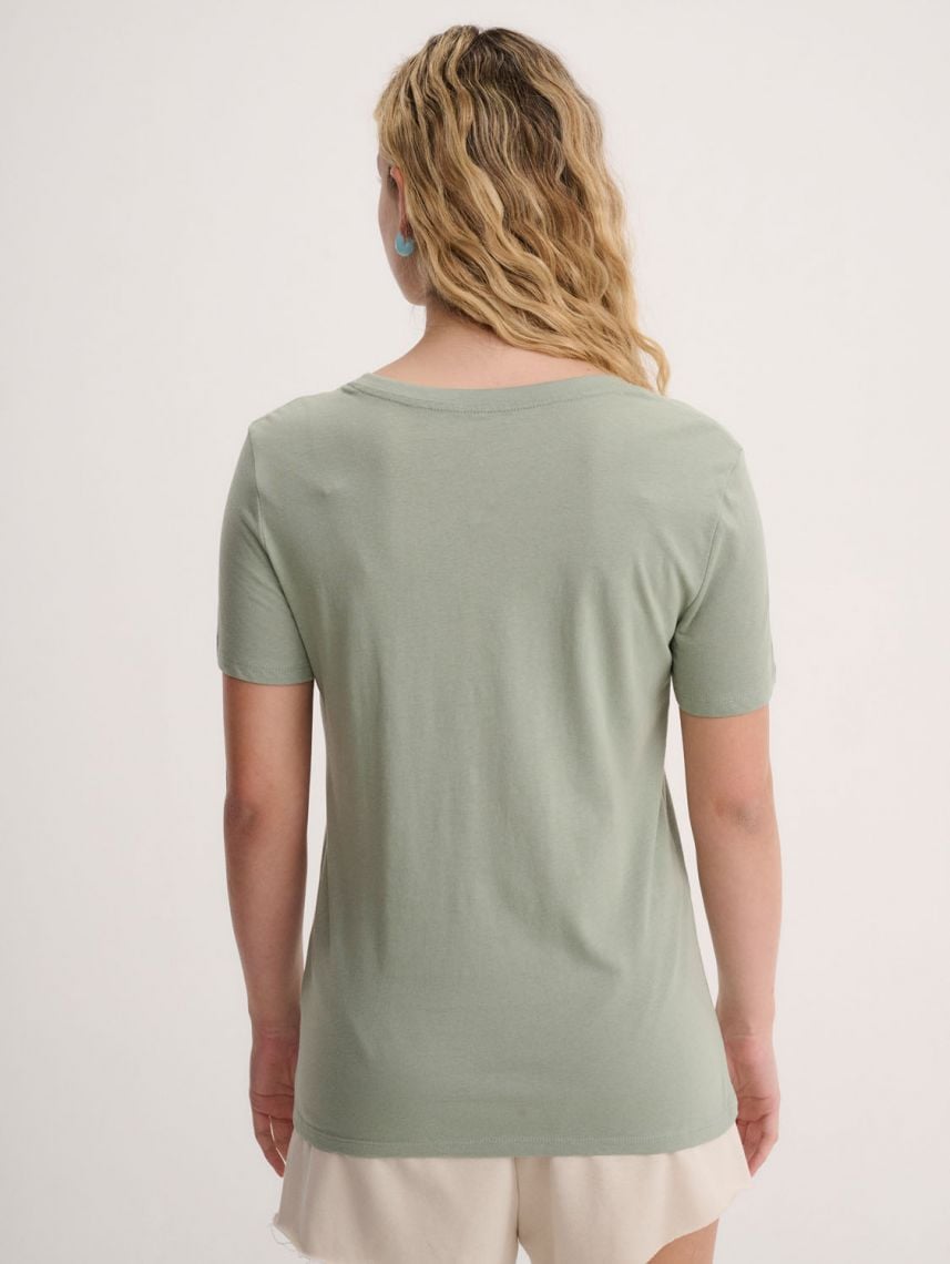 טי-שירט V בייסיק