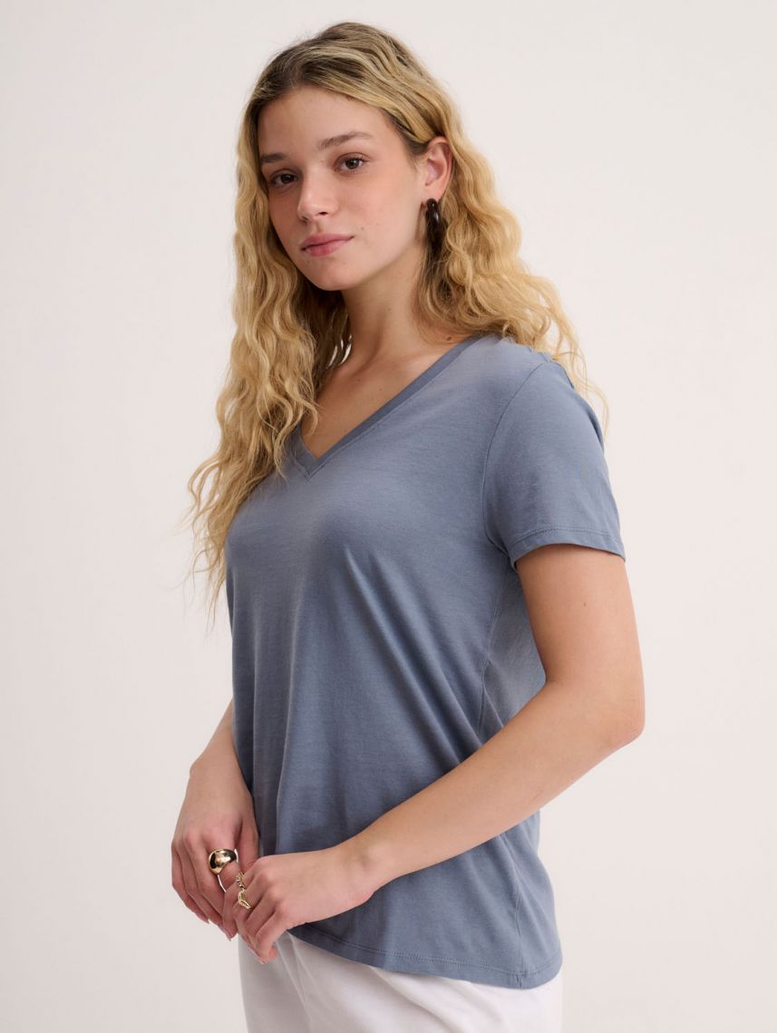 טי-שירט V בייסיק