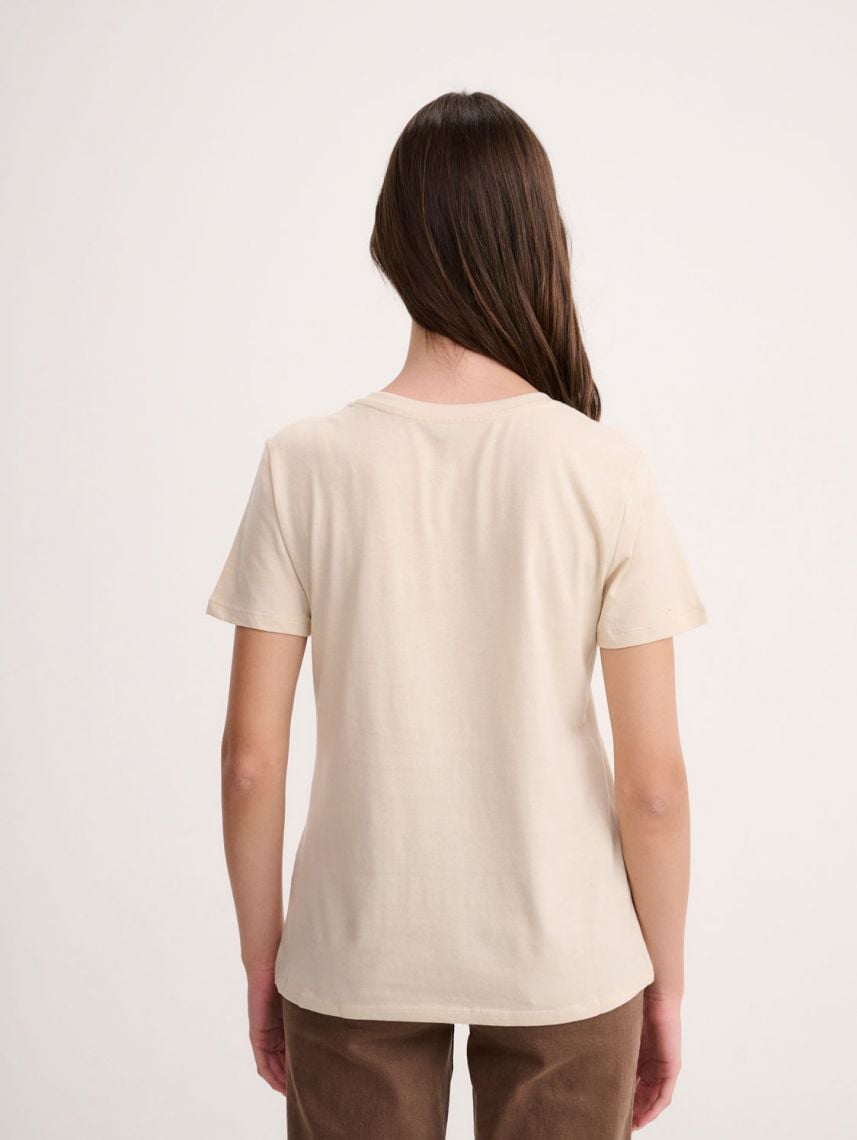 טי-שירט V בייסיק