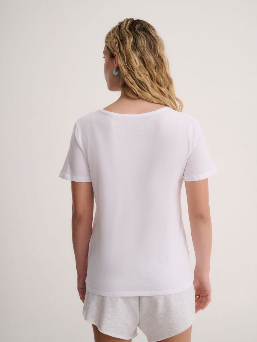 טי-שירט V עמוק