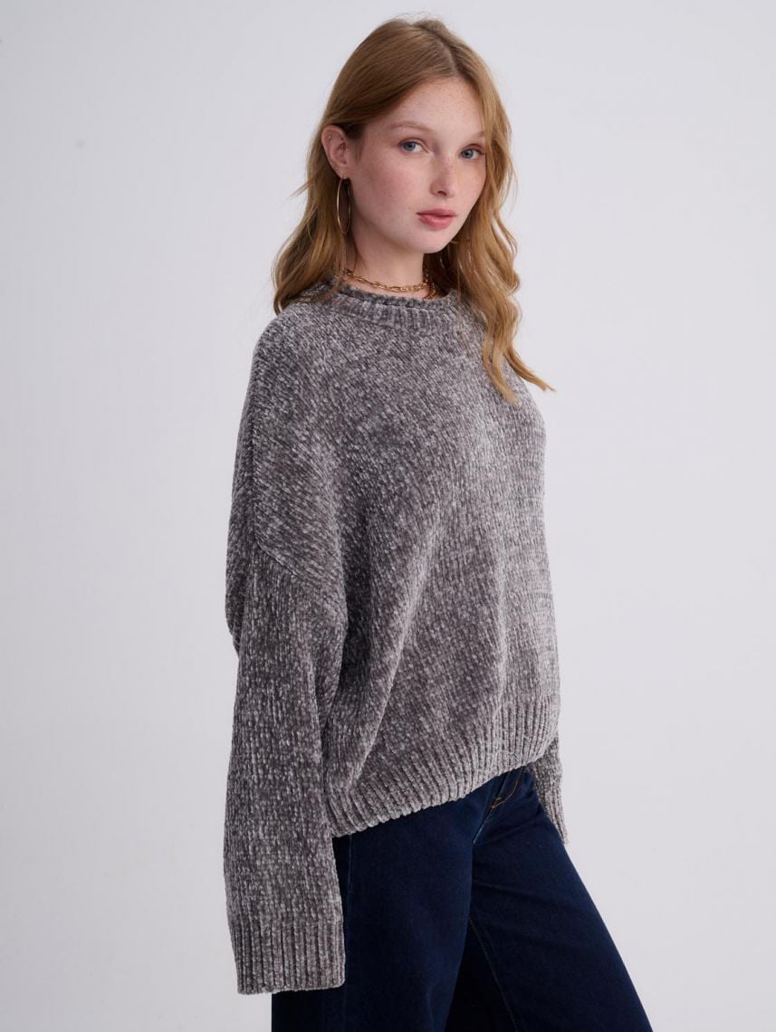 סוודר שניל עם צווארון גבוה