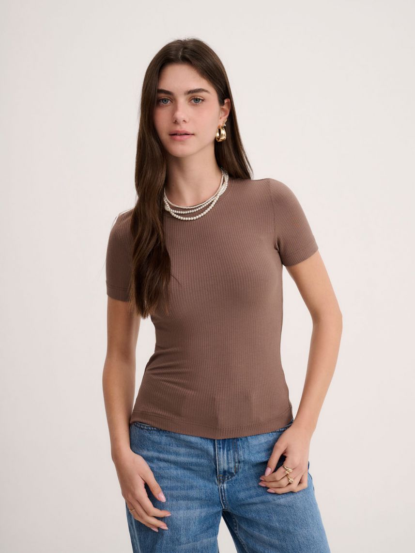 טי-שירט ריב קצרה