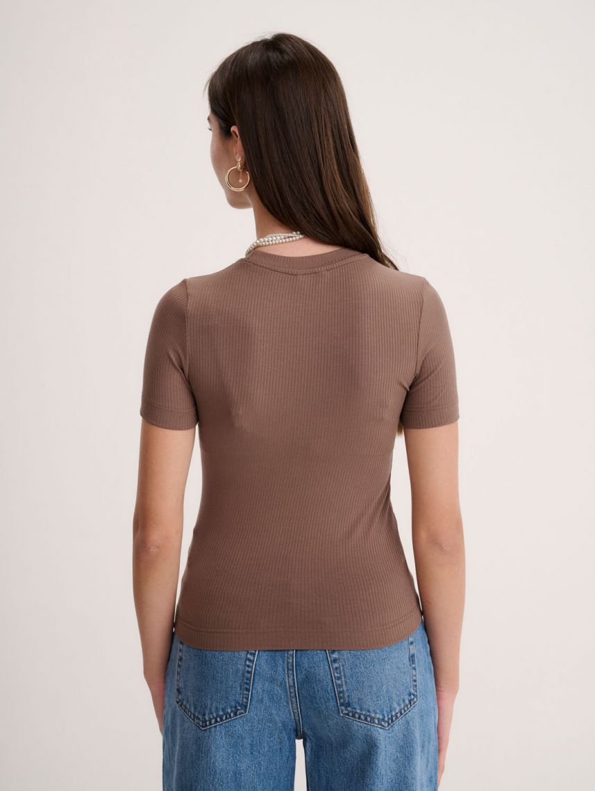 טי-שירט ריב קצרה