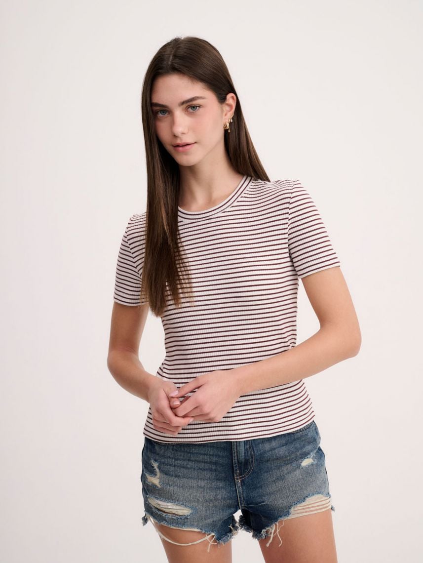 טי-שירט ריב קצרה