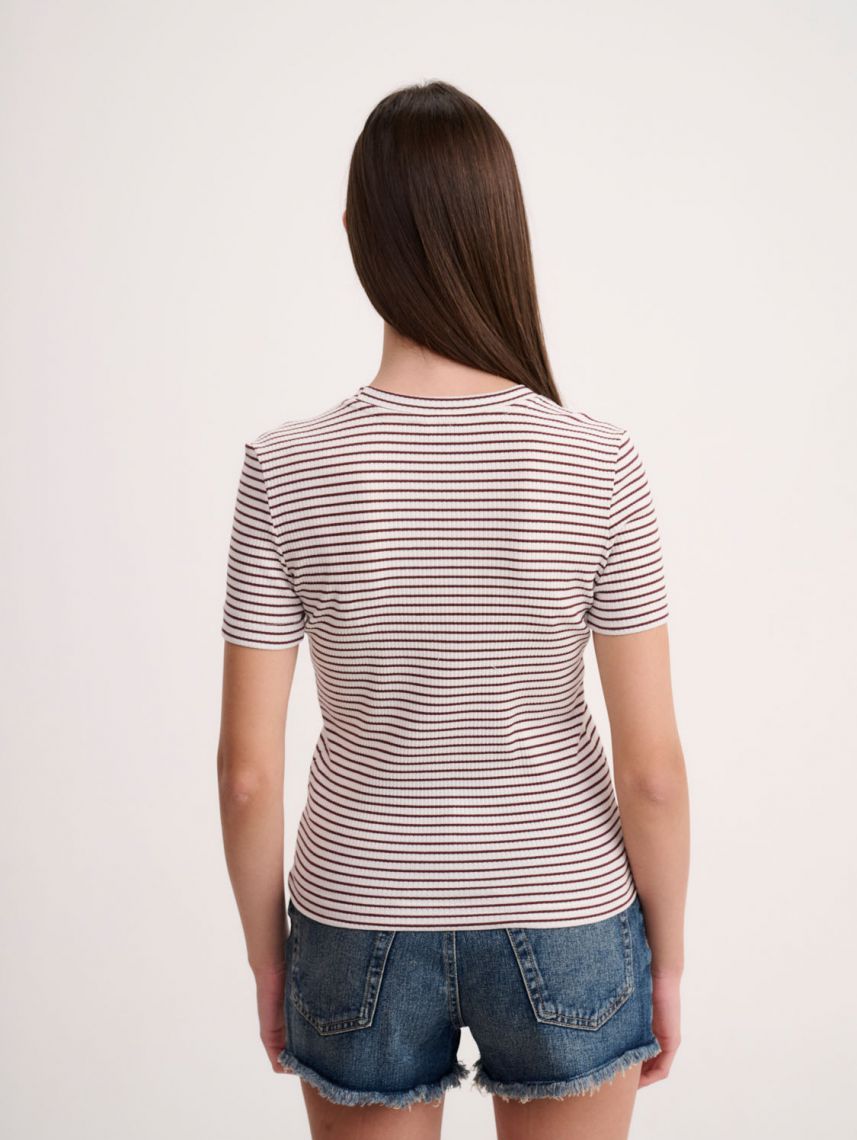 טי-שירט ריב קצרה