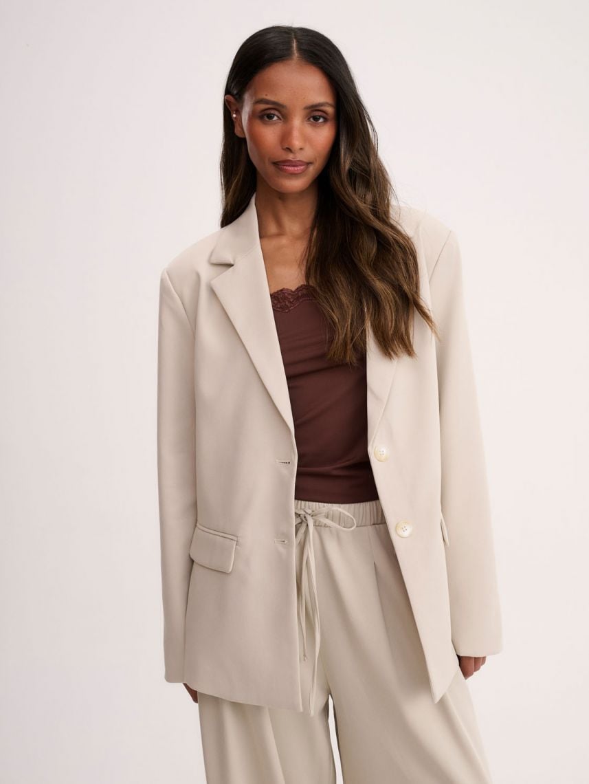 ג’קט מחויט