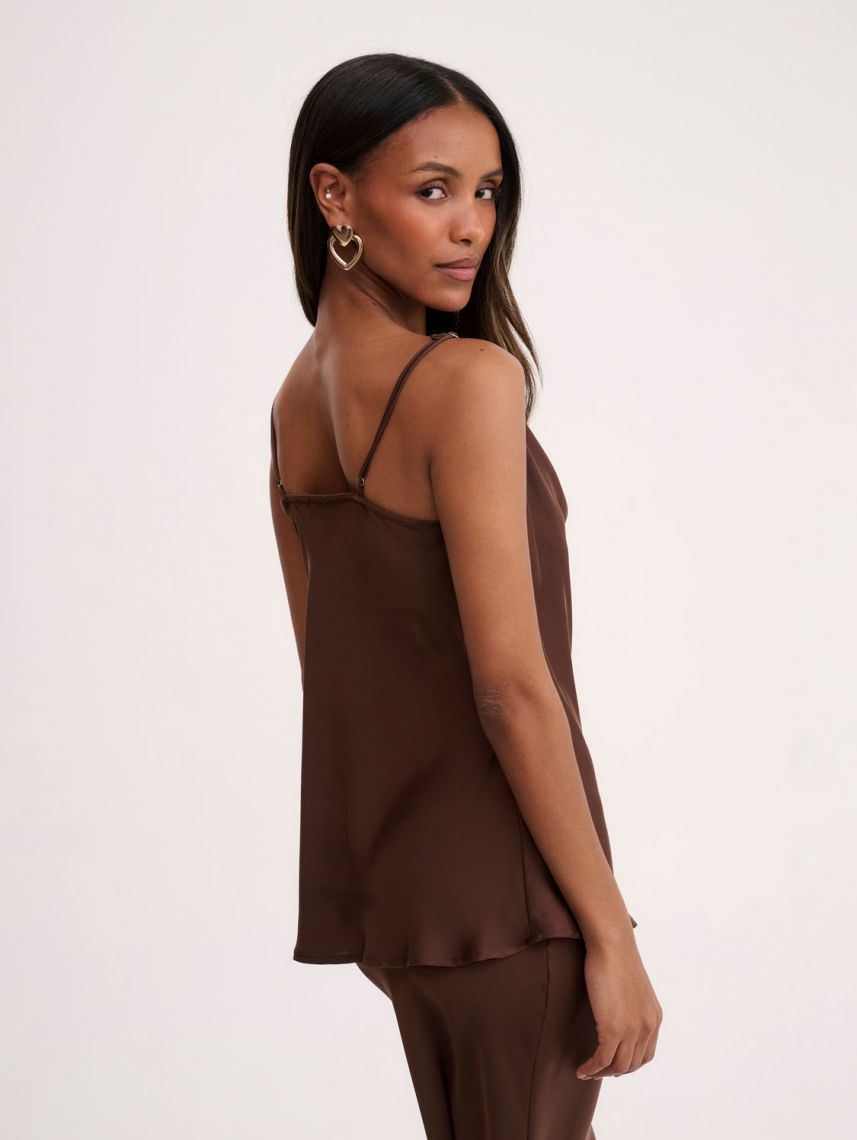 גופייה עם מפתח נשפך