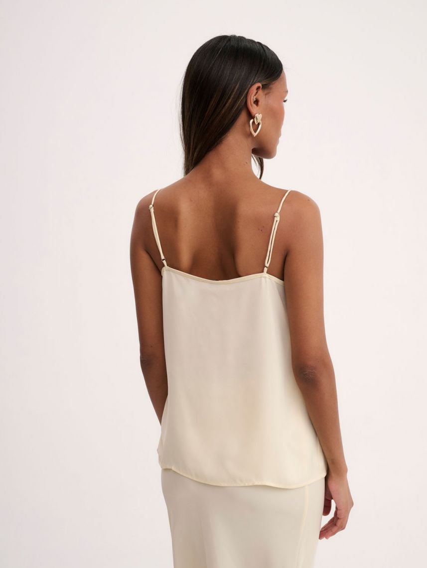 גופייה עם מפתח נשפך