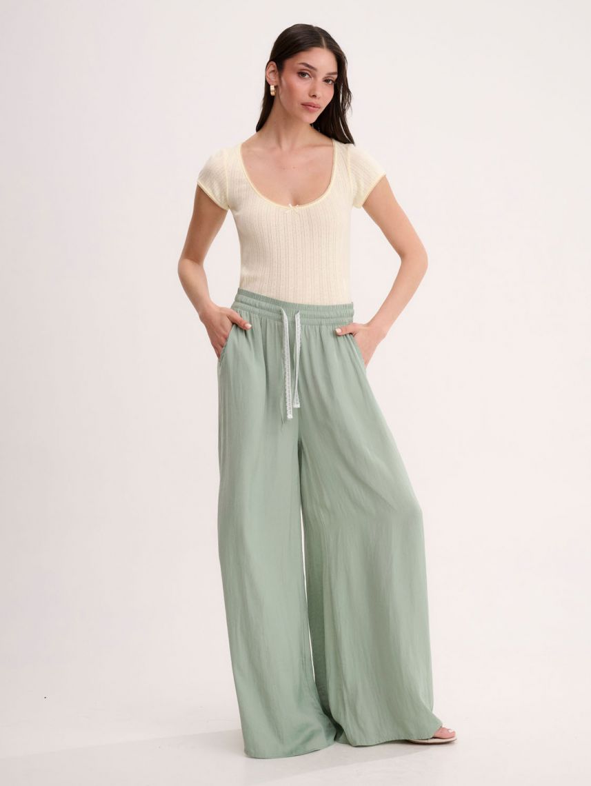 מכנסיים ארוכים נשפכים