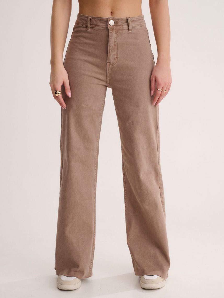 ג’ינס עם סיומת פרומה