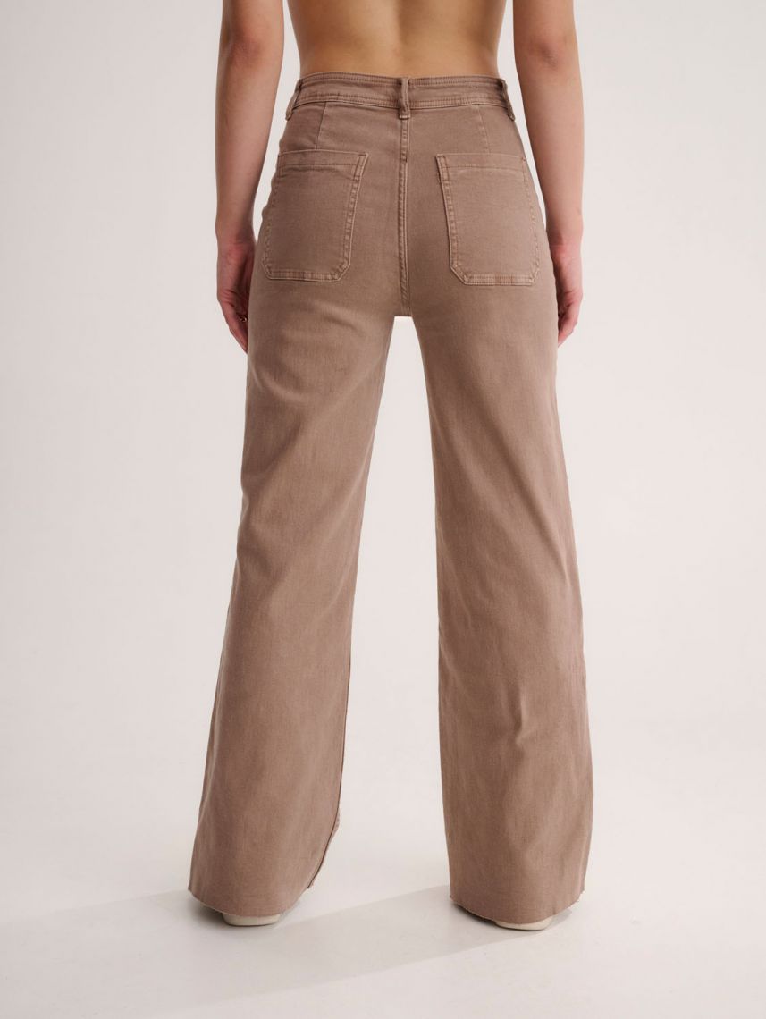 ג’ינס עם סיומת פרומה