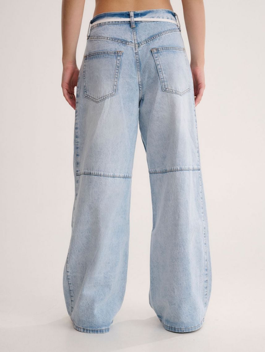 ג’ינס עם חגורת שרוך