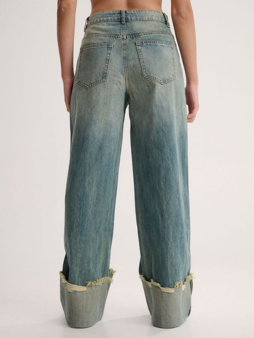 ג’ינס רחב עם מכפלת