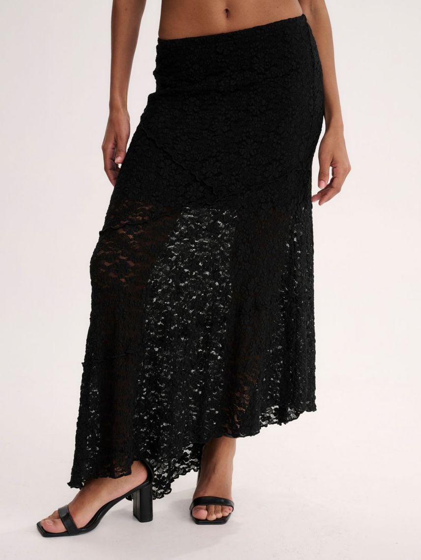 חצאית תחרה אסימטרית