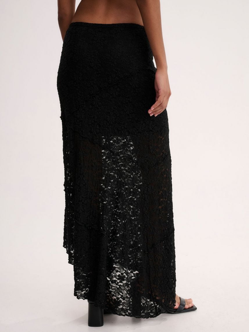 חצאית תחרה אסימטרית