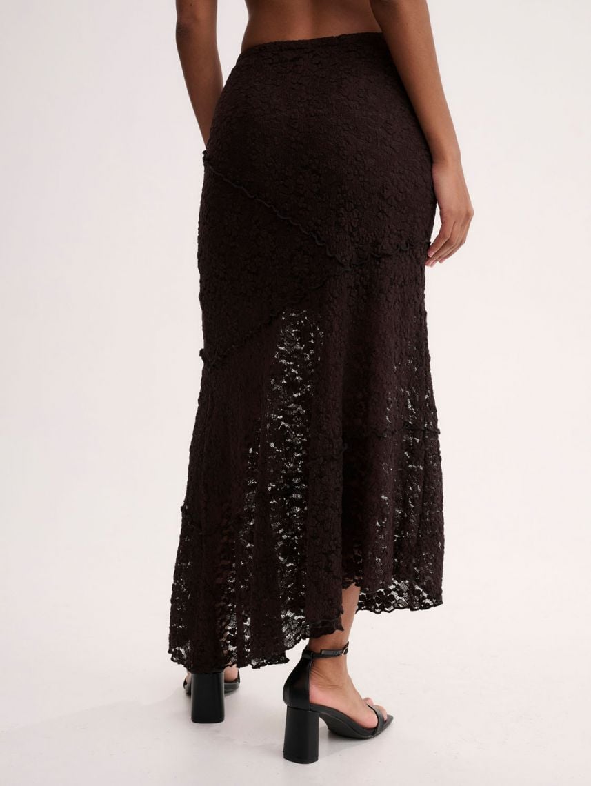 חצאית תחרה אסימטרית