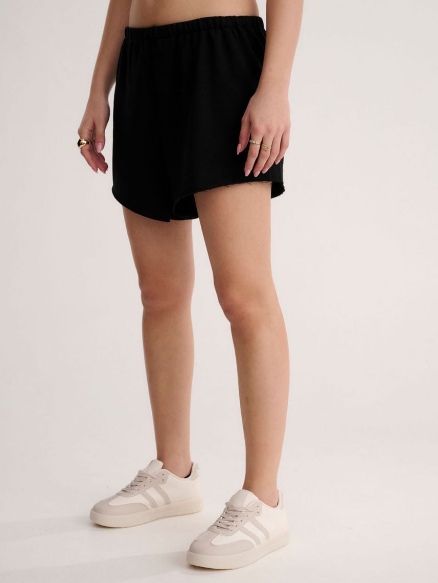 מכנסיים קצרים