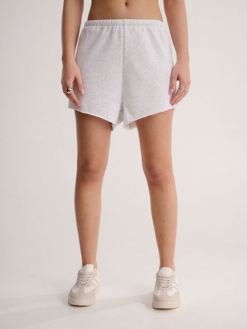 מכנסיים קצרים