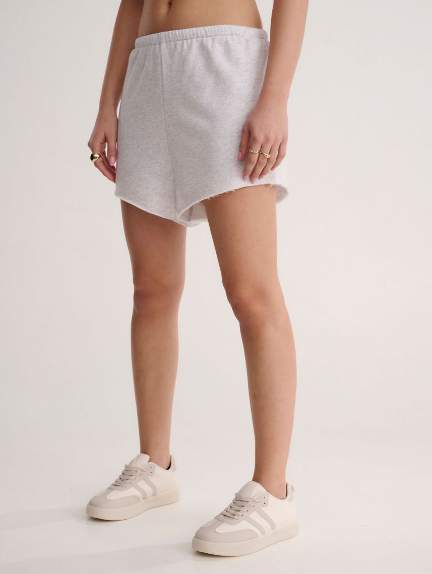 מכנסיים קצרים