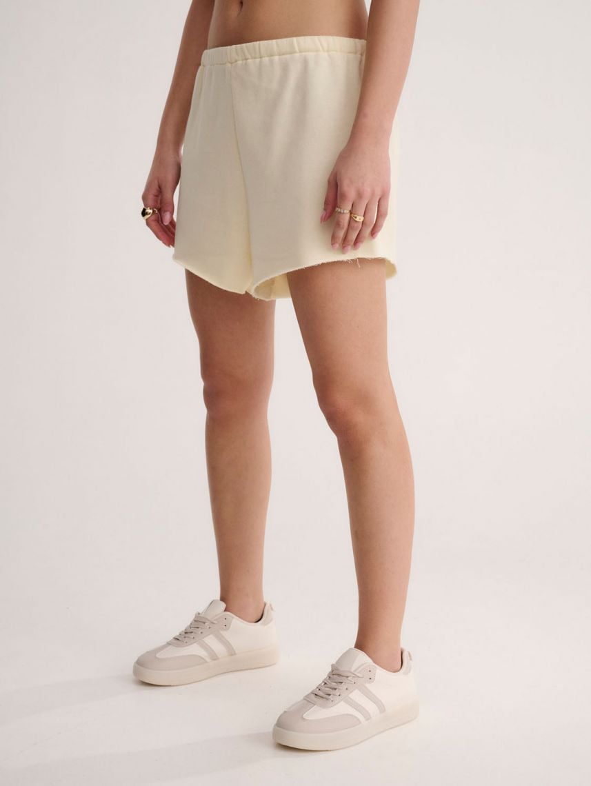 מכנסיים קצרים