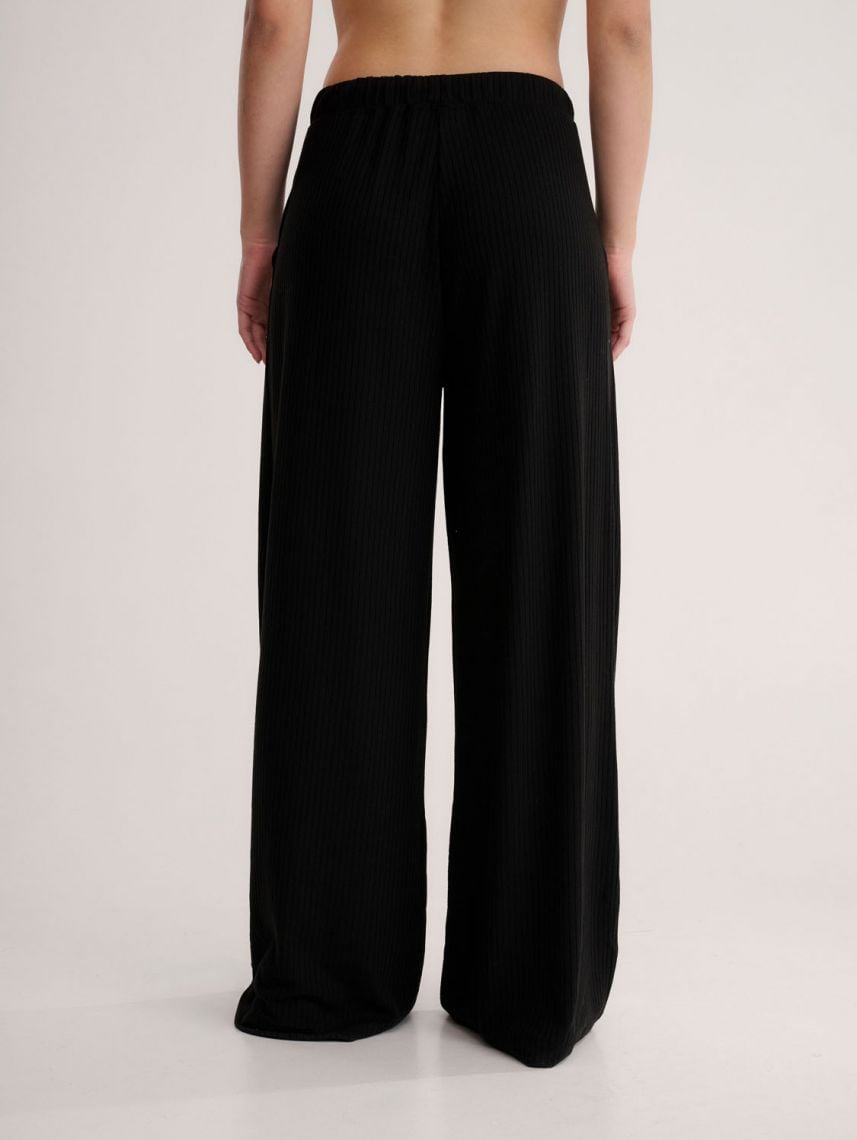 מכנסי סריג רחבים