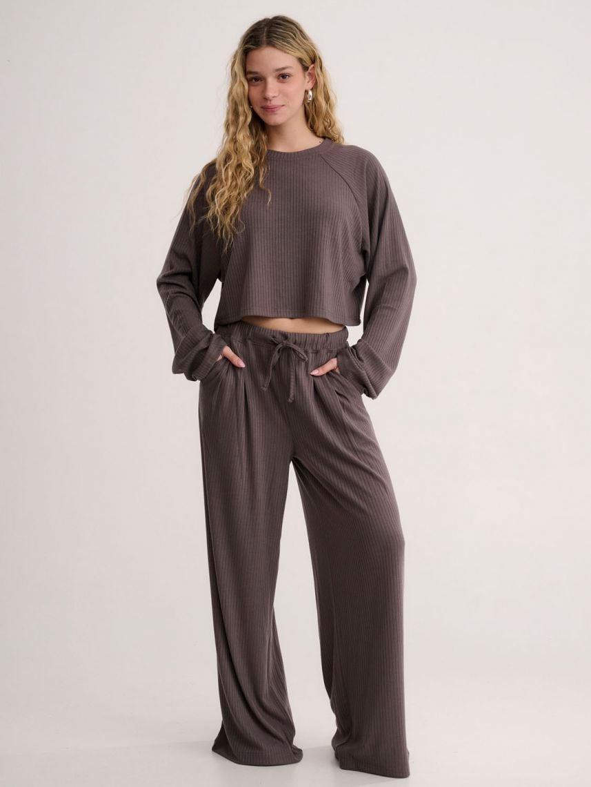 מכנסי סריג רחבים