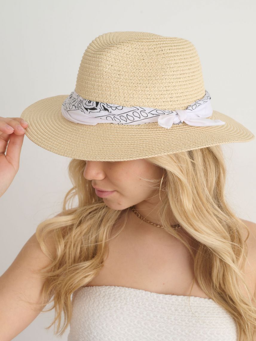 כובע קש בנדנה