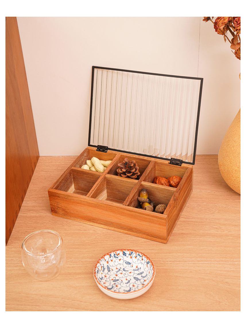 קוספת אחסון מעץ