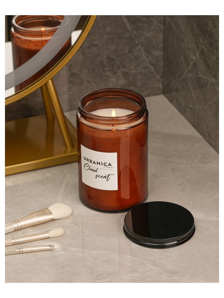 נר במעמד זכוכית עם מכסה