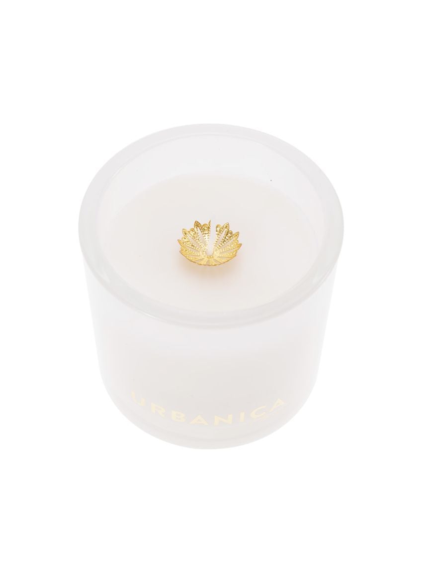 נר במעמד זכוכית